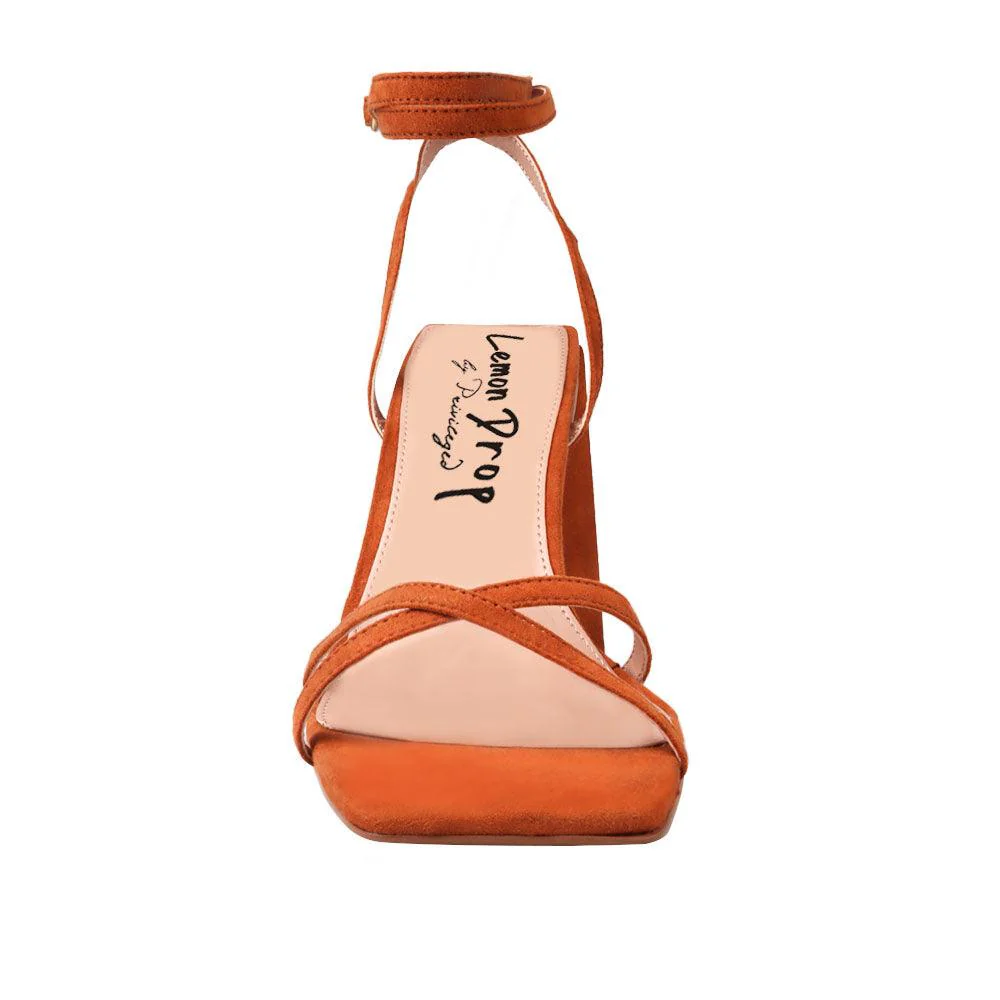 Naomi - Image 20
