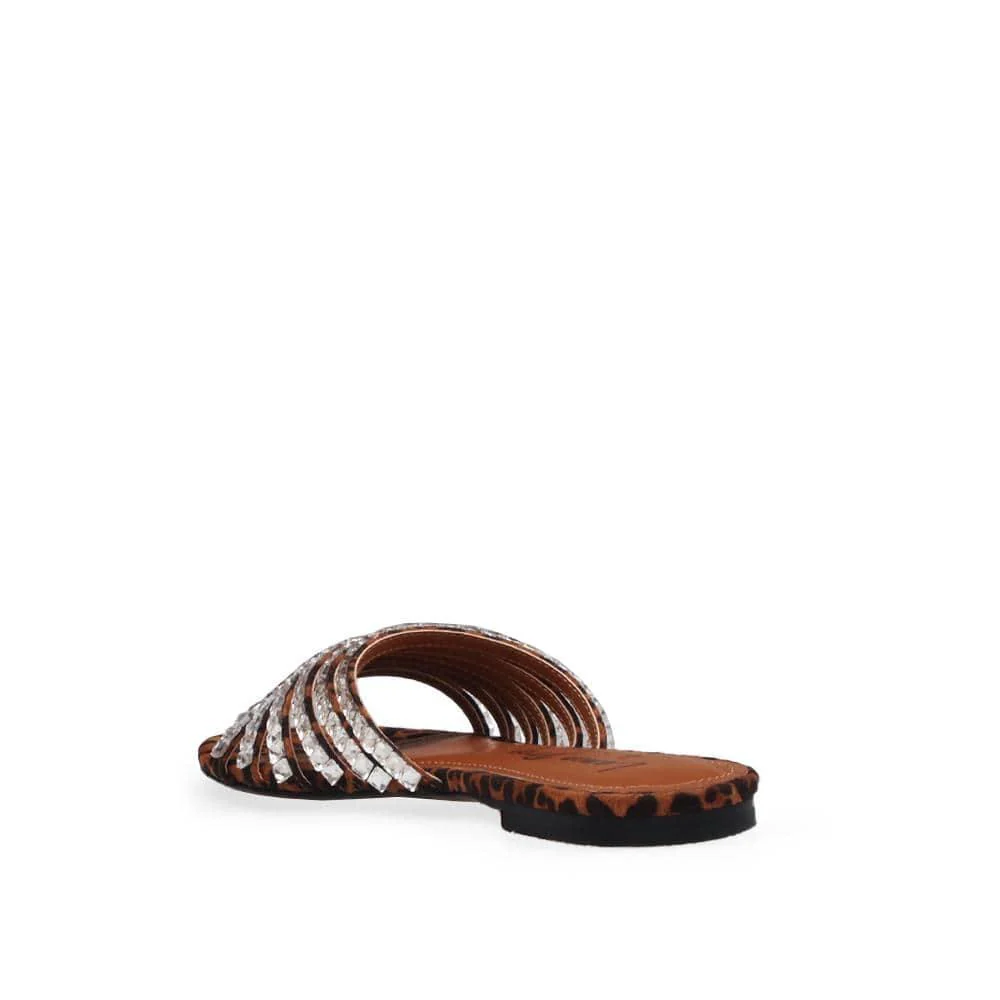 Camian - Image 11